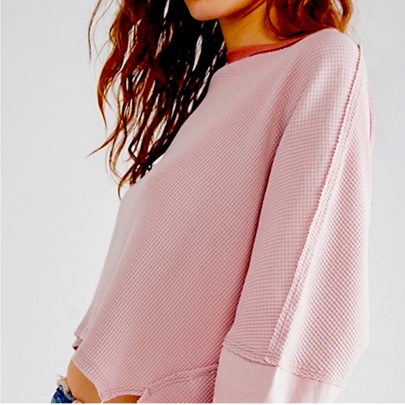 WE THE FREE Waffle Knit Mix Texture High Low Oversized Long Sleeve Top Two Tone - Picture 3 of 3